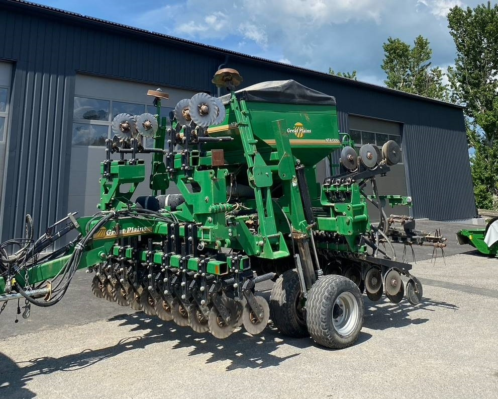 Great Plains NTA 1300 Direksämaschine Direktsaat Drillmaschine - Kombinált vetőgép: 1 kép. Great Plains NTA 1300 Direksämaschine Direktsaat Drillmaschine - Kombinált vetőgép: 1 kép.