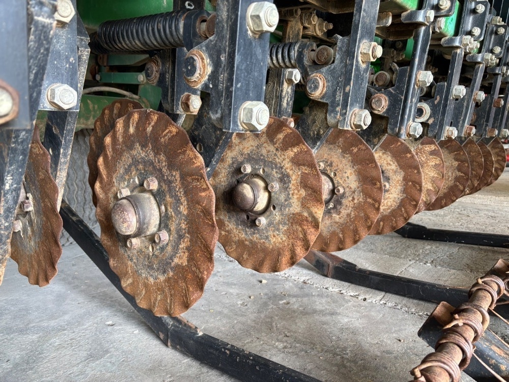 Great Plains NTA 2000 - Kombinált vetőgép: 5 kép. Great Plains NTA 2000 - Kombinált vetőgép: 5 kép.