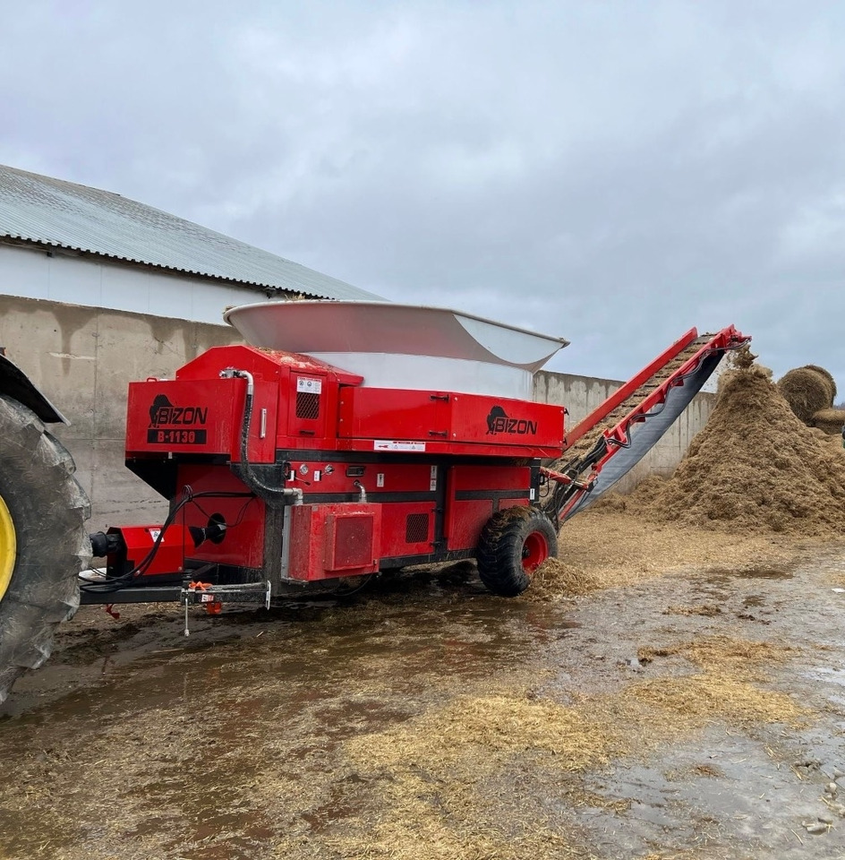 Haybuster BIZON B-1130 Strohmühle Strohhäcksler Tub Grinder - Szalma aprító: 1 kép. Haybuster BIZON B-1130 Strohmühle Strohhäcksler Tub Grinder - Szalma aprító: 1 kép.