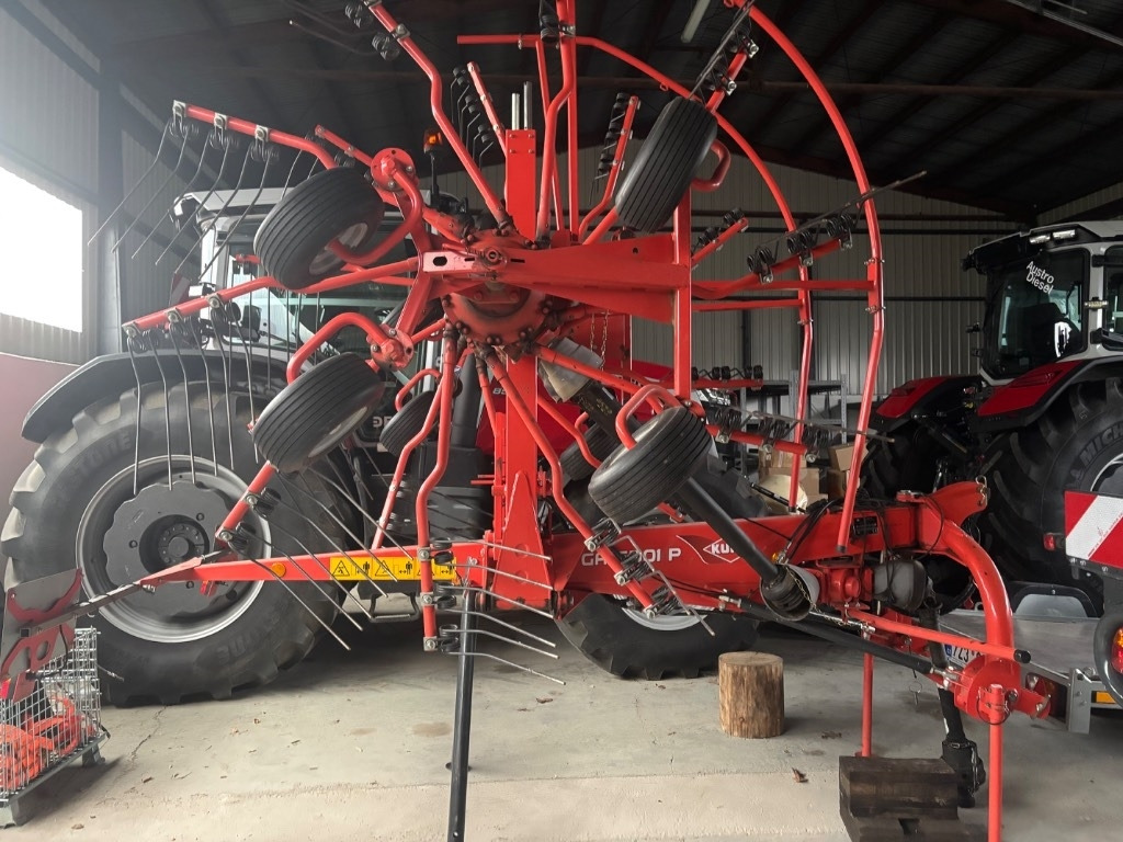 Kuhn GA6501 Schwader Kreiselschwader - Szénaforgató: 5 kép. Kuhn GA6501 Schwader Kreiselschwader - Szénaforgató: 5 kép.