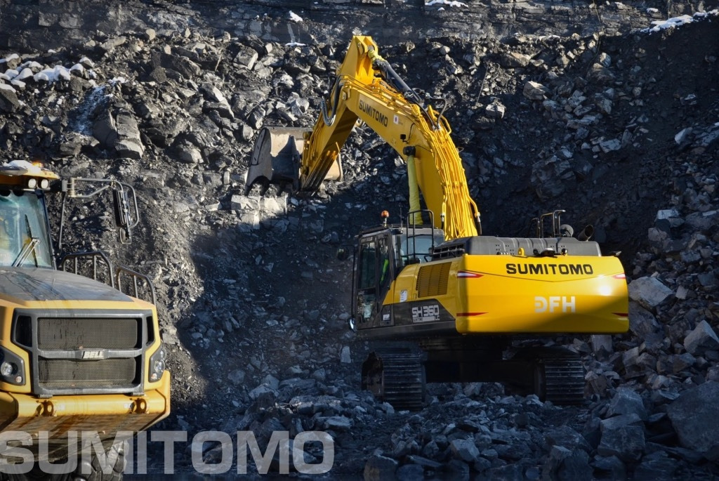 Sumitomo SH360-7 - Lánctalpas kotró: 1 kép. Sumitomo SH360-7 - Lánctalpas kotró: 1 kép.