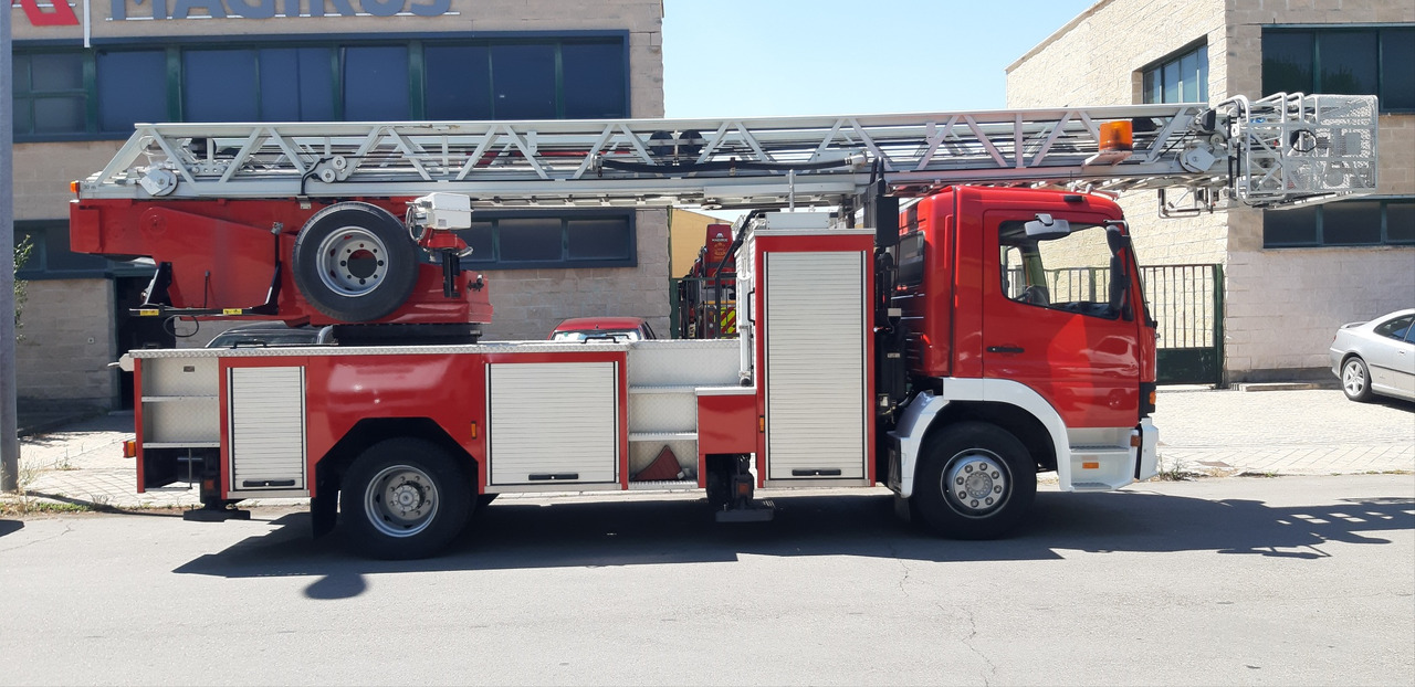 MERCEDES-BENZ 1528F MAGIRUS DLK 23-12 - Tűzoltóautó: 1 kép. MERCEDES-BENZ 1528F MAGIRUS DLK 23-12 - Tűzoltóautó: 1 kép.