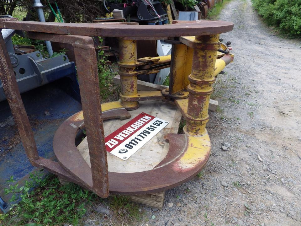 Holzgreifer (Peiner) für Bagger GÜNSTIG - Polip kanál - Építőipari gépek: 3 kép. Holzgreifer (Peiner) für Bagger GÜNSTIG - Polip kanál - Építőipari gépek: 3 kép.