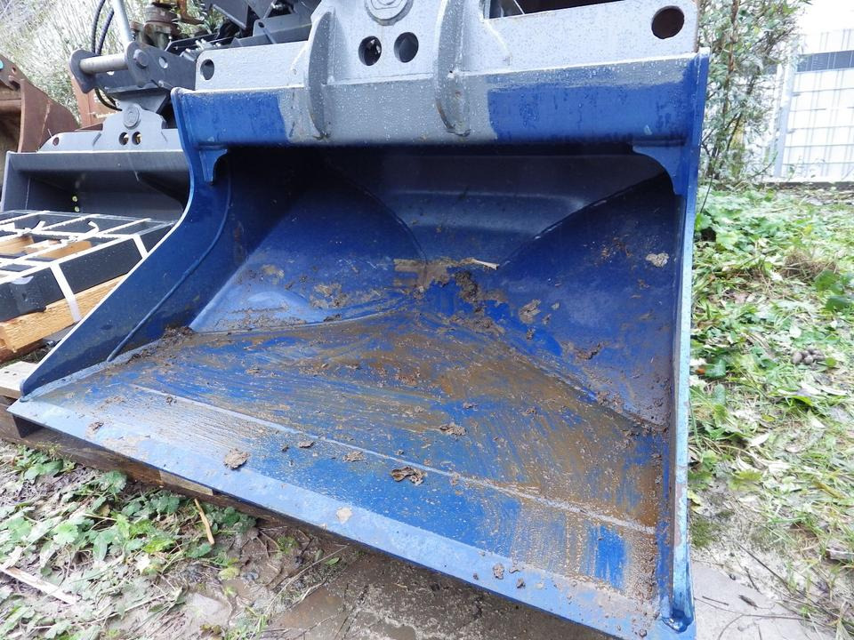 Planierlöffel 1200 mm hydr. schwenkbar MS08 (netto 3300,00) - Kotró kanál - Építőipari gépek: 4 kép. Planierlöffel 1200 mm hydr. schwenkbar MS08 (netto 3300,00) - Kotró kanál - Építőipari gépek: 4 kép.
