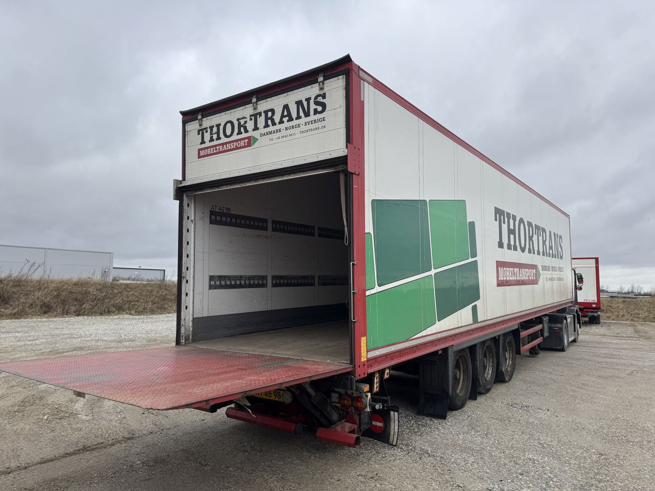SCHMITZ Cargobull SCB*S3B - Félpótkocsi dobozos: 4 kép. SCHMITZ Cargobull SCB*S3B - Félpótkocsi dobozos: 4 kép.