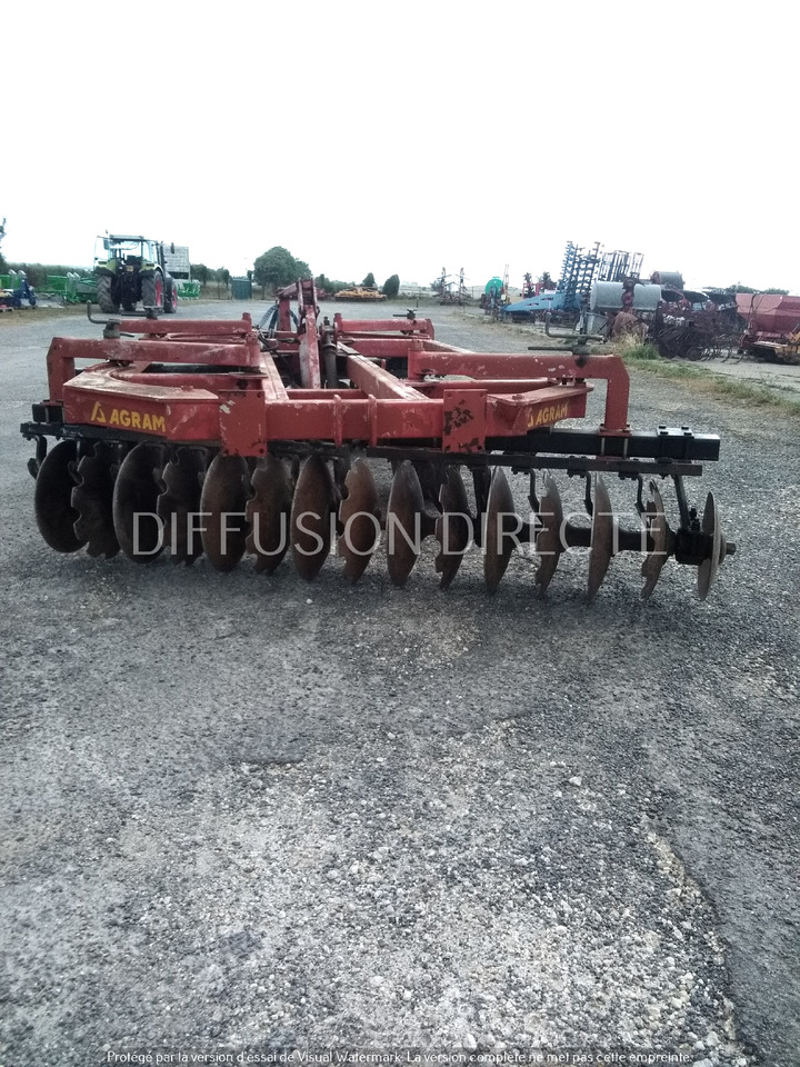 AGRAM COVER CROP CVM 28-26 - Tárcsás borona: 4 kép. AGRAM COVER CROP CVM 28-26 - Tárcsás borona: 4 kép.