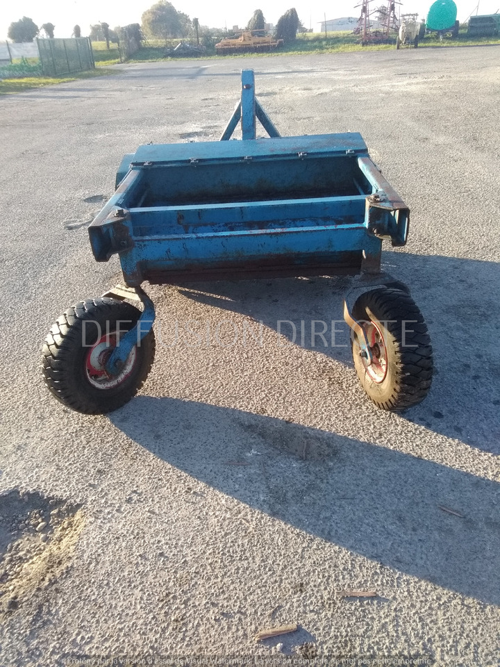 BRUNET BROYEUR A SARMENTS BRM 125 - Szárzúzó/ Mulcsozó: 2 kép. BRUNET BROYEUR A SARMENTS BRM 125 - Szárzúzó/ Mulcsozó: 2 kép.