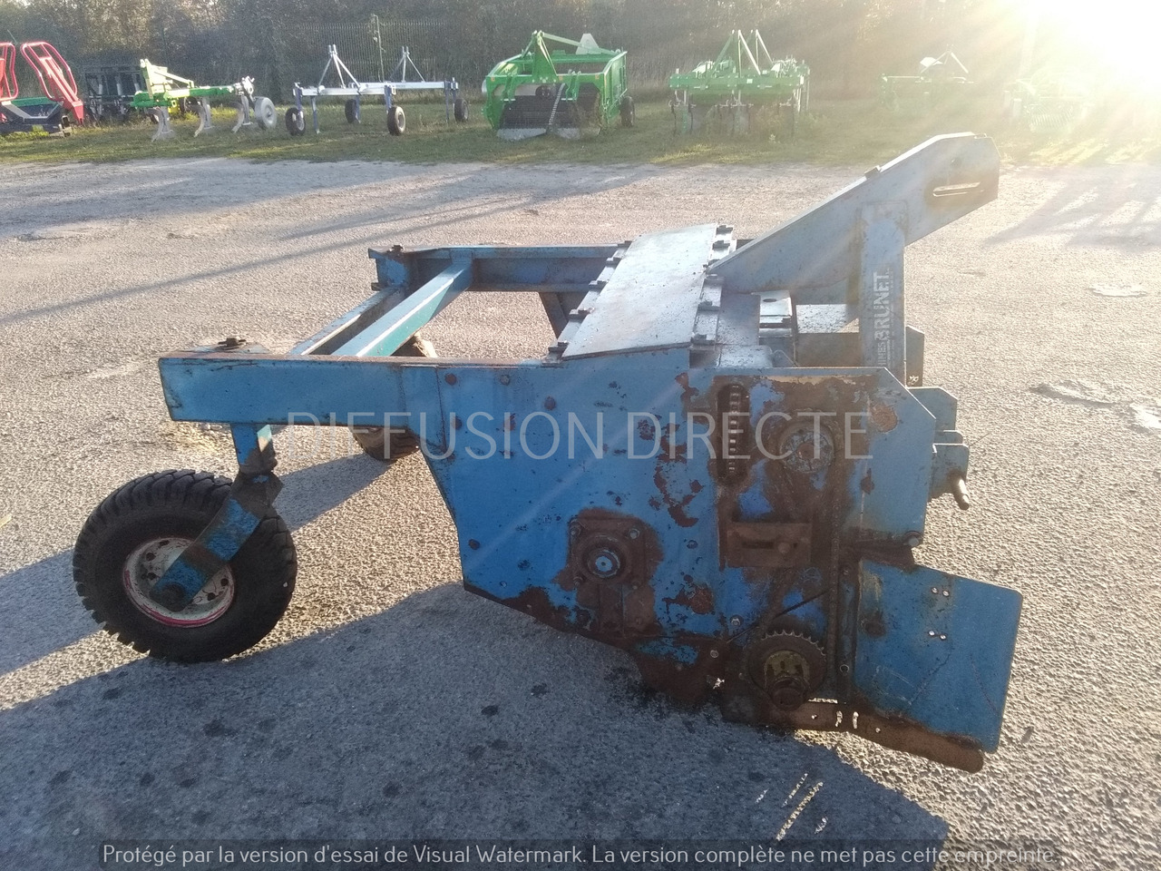 BRUNET BROYEUR A SARMENTS BRM 125 - Szárzúzó/ Mulcsozó: 3 kép. BRUNET BROYEUR A SARMENTS BRM 125 - Szárzúzó/ Mulcsozó: 3 kép.