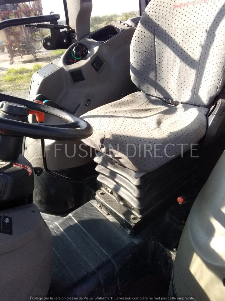 CASE IH TRACTEUR AGRICOLE QUANTUM 100 F - Traktor: 5 kép. CASE IH TRACTEUR AGRICOLE QUANTUM 100 F - Traktor: 5 kép.