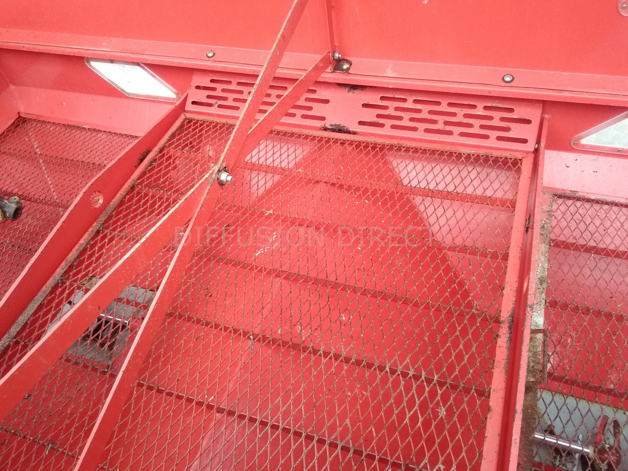 KUHN DISTRIBUTEUR D'ENGRAIS MDS 1141 - Műtrágyaszóró: 5 kép. KUHN DISTRIBUTEUR D'ENGRAIS MDS 1141 - Műtrágyaszóró: 5 kép.