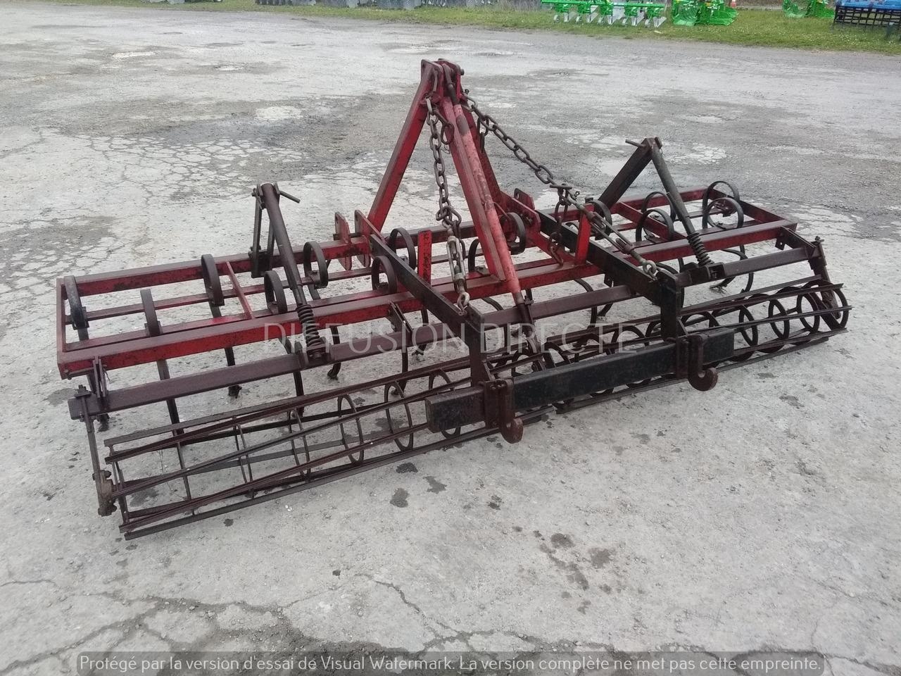 VIBROSEM 300 - Kultivátor: 2 kép. VIBROSEM 300 - Kultivátor: 2 kép.