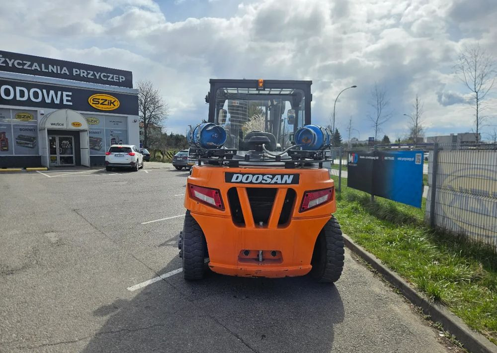 Doosan G60S-7 - Gázüzemű targonca: 3 kép. Doosan G60S-7 - Gázüzemű targonca: 3 kép.