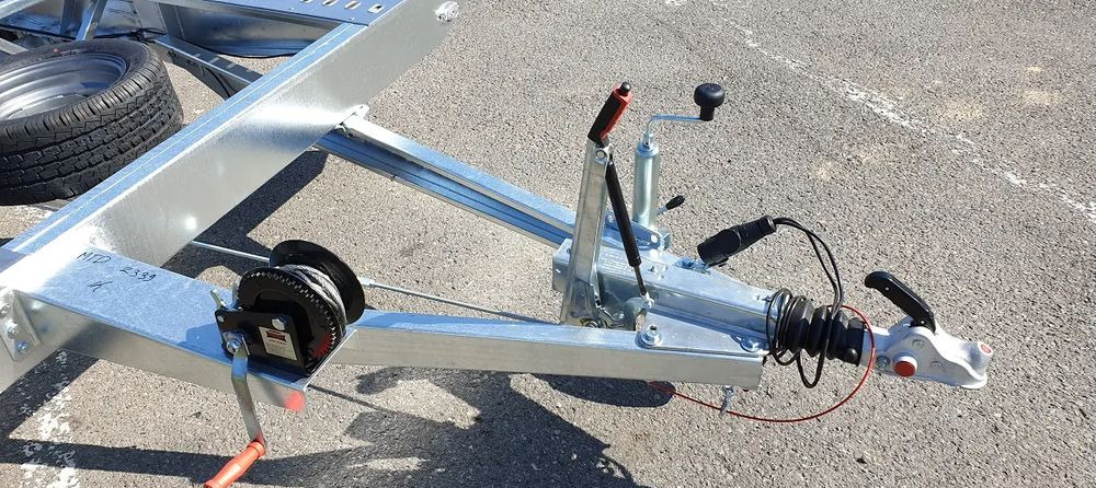 Niewiadów JUPITER 4x2,1m R13C NOWY MODEL - Autó utánfutó: 5 kép. Niewiadów JUPITER 4x2,1m R13C NOWY MODEL - Autó utánfutó: 5 kép.