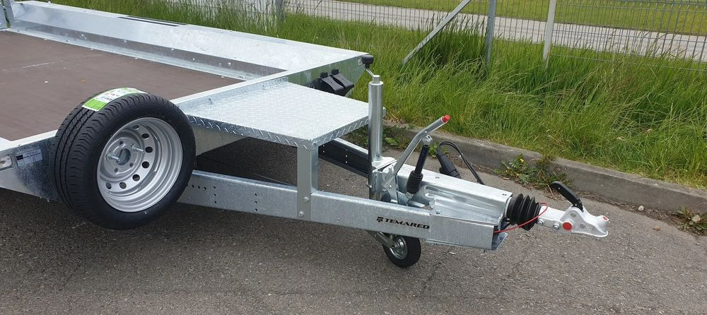 TEMARED BUILDER 3 4018 S 3 oś - Gépszállító utánfutó: 2 kép. TEMARED BUILDER 3 4018 S 3 oś - Gépszállító utánfutó: 2 kép.