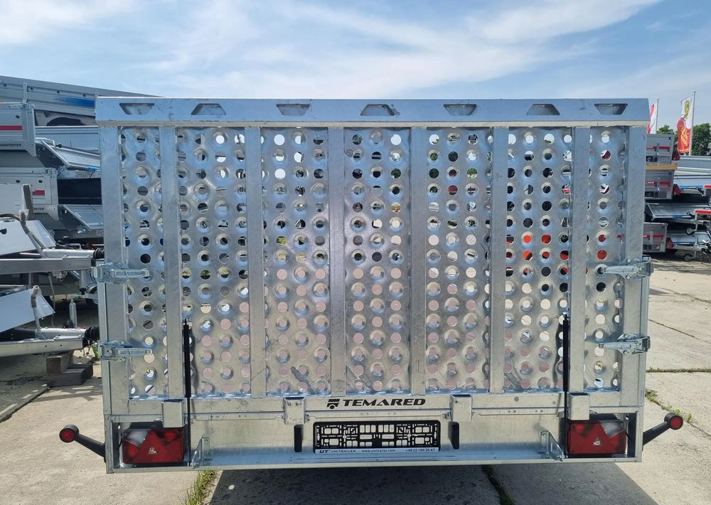 TEMARED UNIVERSAL 5121/3 3.5T R10C SKLEJKA - Platós pótkocsi: 4 kép. TEMARED UNIVERSAL 5121/3 3.5T R10C SKLEJKA - Platós pótkocsi: 4 kép.
