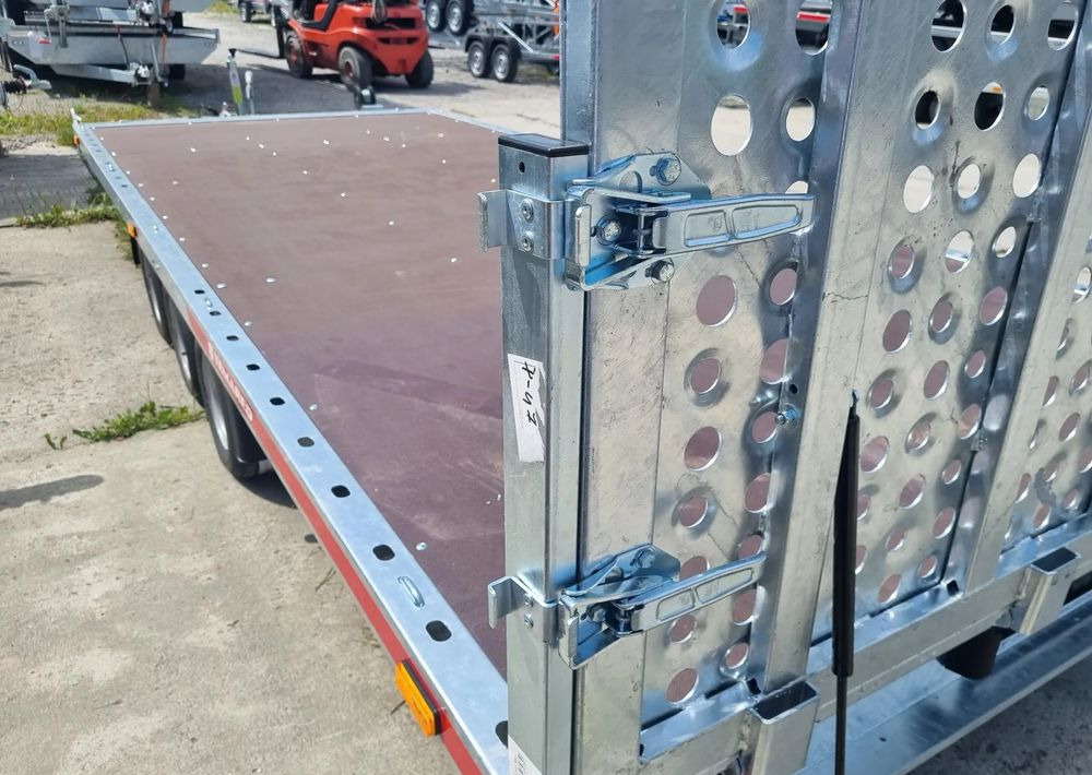 TEMARED UNIVERSAL 5121/3 3.5T R10C SKLEJKA - Platós pótkocsi: 5 kép. TEMARED UNIVERSAL 5121/3 3.5T R10C SKLEJKA - Platós pótkocsi: 5 kép.