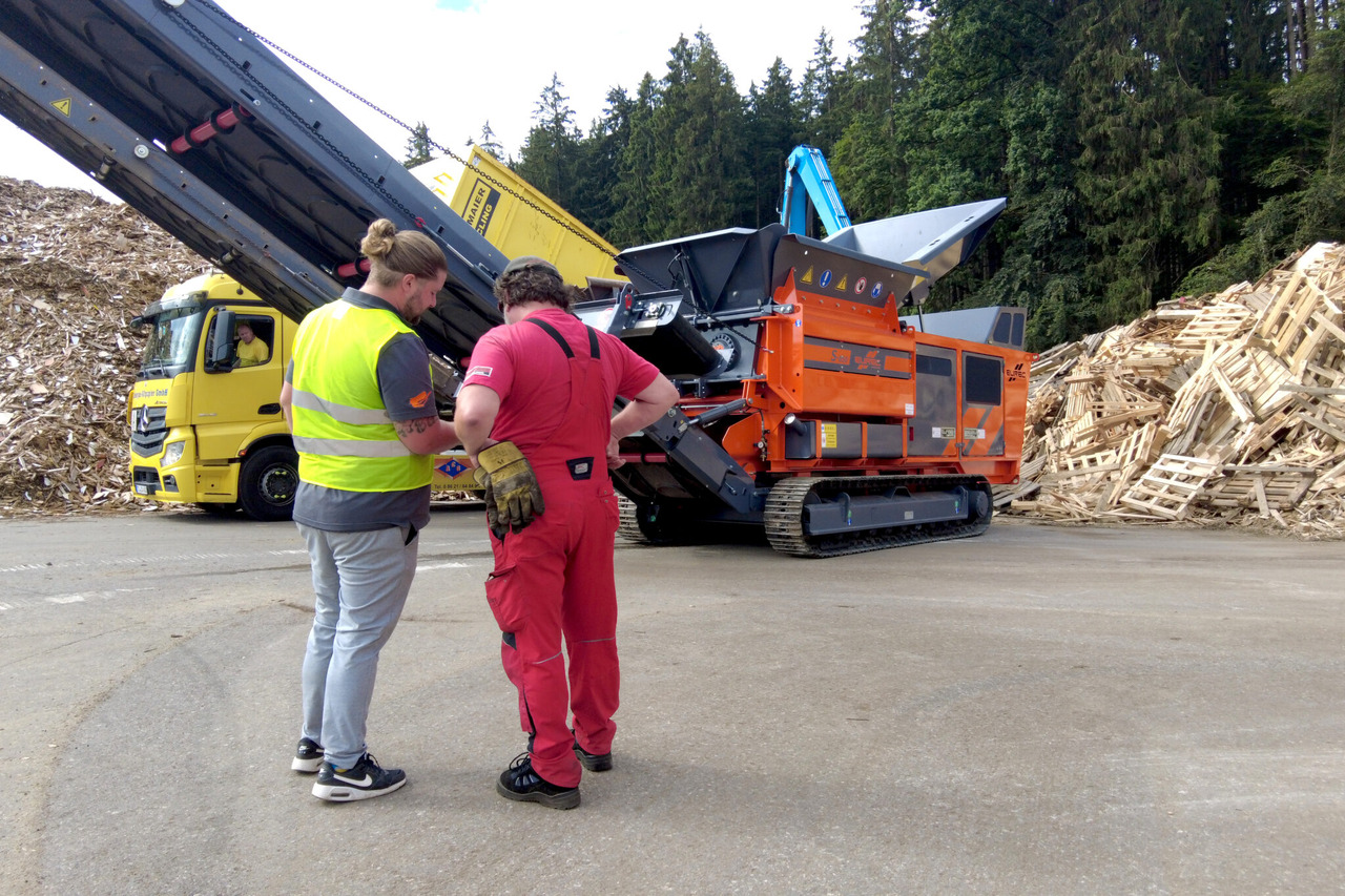 ARJES EUREC S-850 - Ipari aprítógép: 3 kép. ARJES EUREC S-850 - Ipari aprítógép: 3 kép.