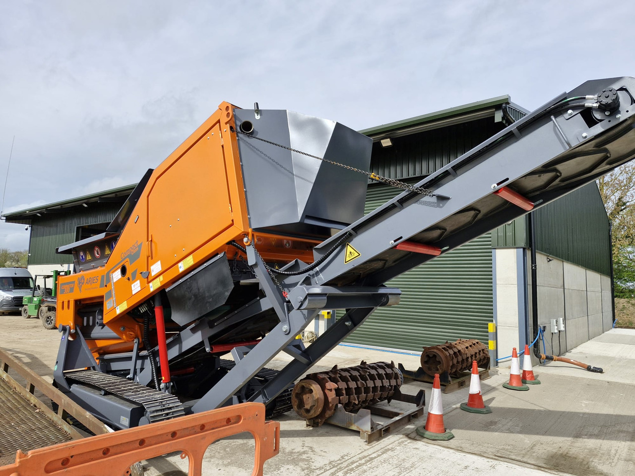 Arjes Arjes Compaktor 300 - Ipari aprítógép: 5 kép. Arjes Arjes Compaktor 300 - Ipari aprítógép: 5 kép.