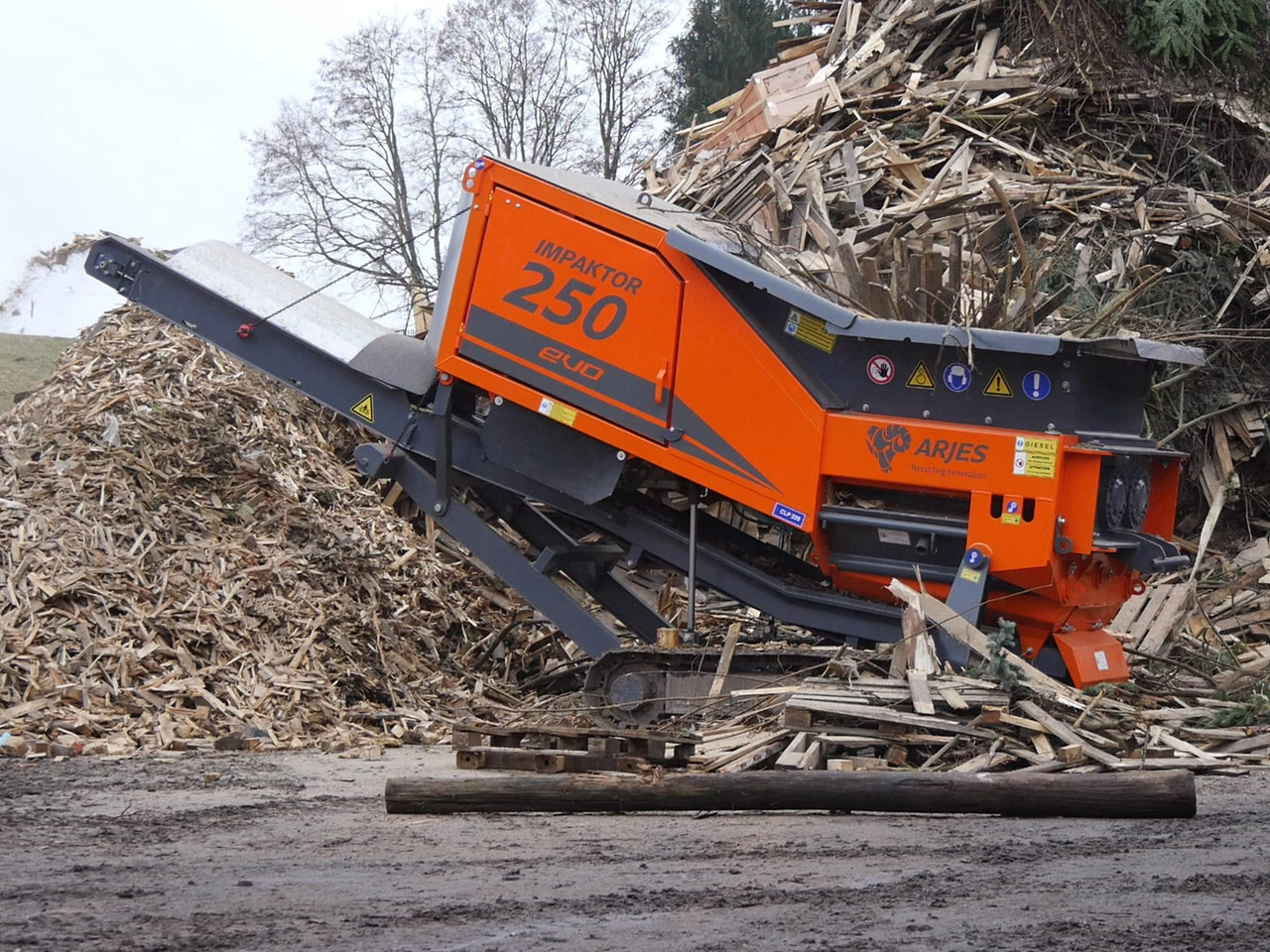 Arjes Impaktor 250 II - Ipari aprítógép: 3 kép. Arjes Impaktor 250 II - Ipari aprítógép: 3 kép.