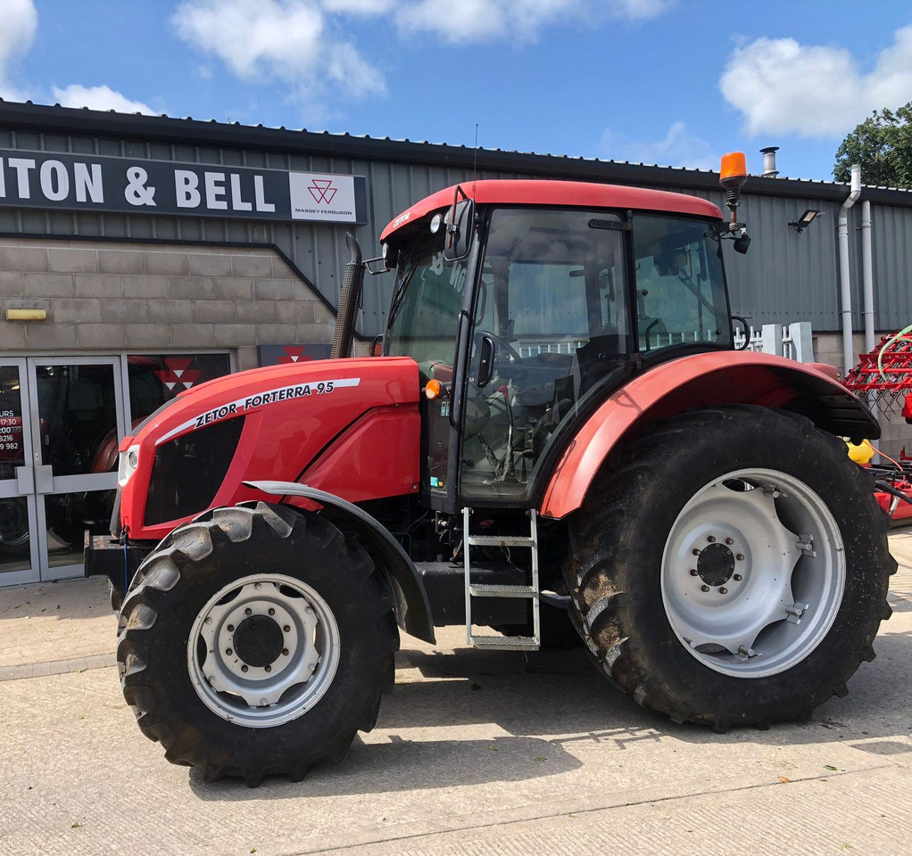 2012 Zetor Forterra 95, 2900 Hours - Traktor: 1 kép. 2012 Zetor Forterra 95, 2900 Hours - Traktor: 1 kép.