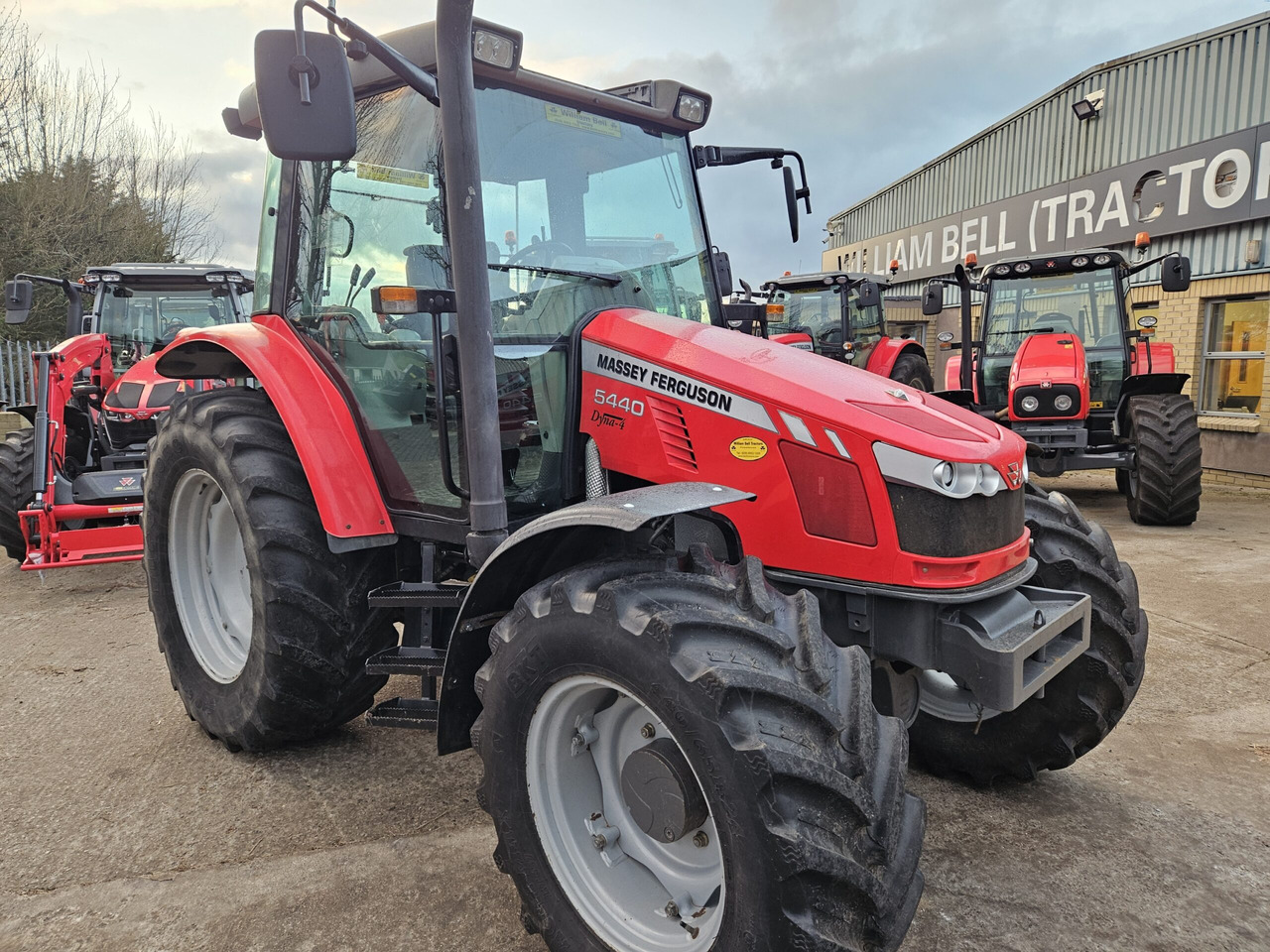 2013 MF 5440 4wd tractor, Very Nice. - Traktor: 1 kép. 2013 MF 5440 4wd tractor, Very Nice. - Traktor: 1 kép.