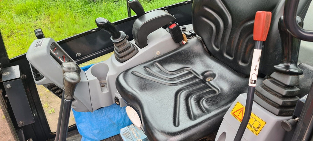 2016 Kubota KX016-4 Mini Digger, only 1550 hours - Minikotró: 4 kép. 2016 Kubota KX016-4 Mini Digger, only 1550 hours - Minikotró: 4 kép.