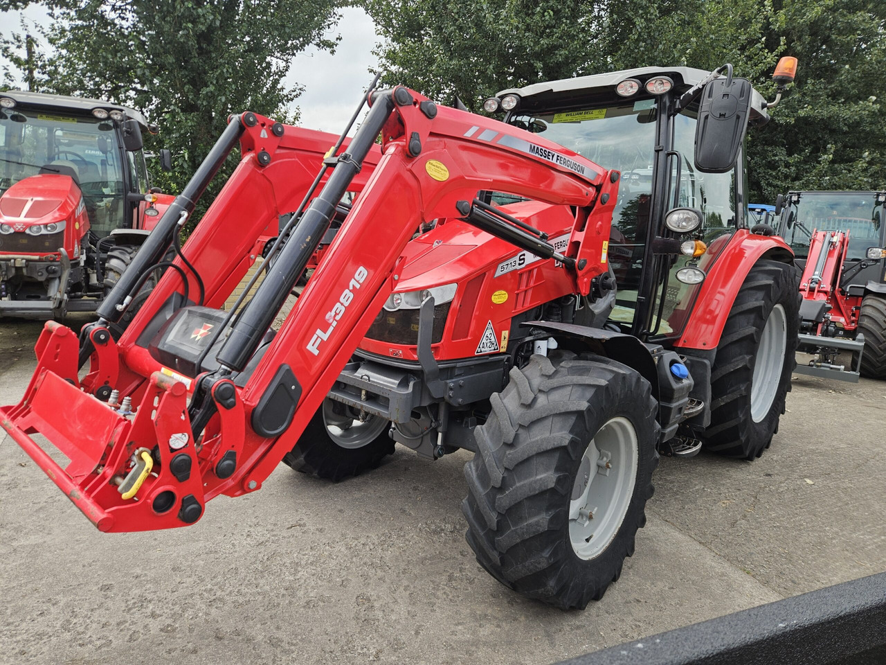 2020 5713S with loader - Traktor: 3 kép. 2020 5713S with loader - Traktor: 3 kép.