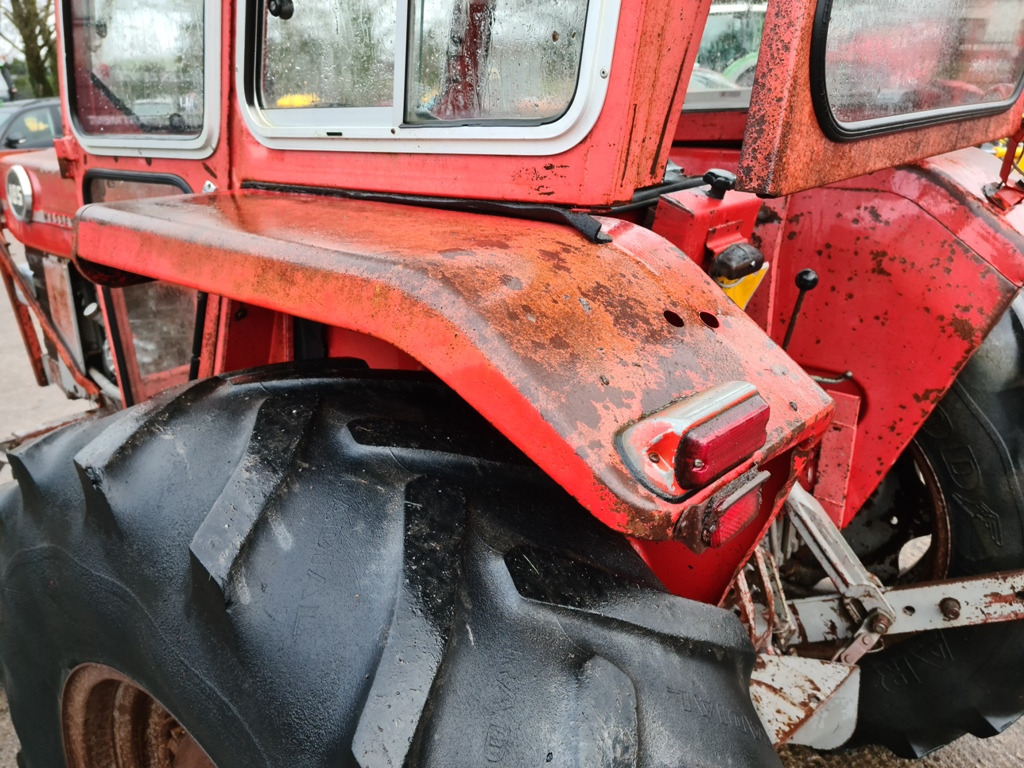MF 185, very good original condition - Traktor: 4 kép. MF 185, very good original condition - Traktor: 4 kép.