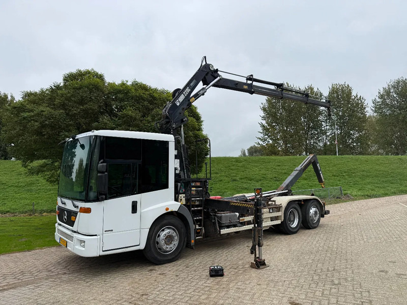 Mercedes-Benz Econic Hiab 220-Hooklift-6x2-Remote - Darus autó: 1 kép. Mercedes-Benz Econic Hiab 220-Hooklift-6x2-Remote - Darus autó: 1 kép.