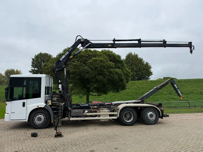 Mercedes-Benz Econic Hiab 220-Hooklift-6x2-Remote - Darus autó: 2 kép. Mercedes-Benz Econic Hiab 220-Hooklift-6x2-Remote - Darus autó: 2 kép.