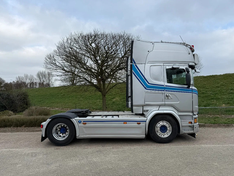 Scania R520 4X2-Retarder-EUR6- 2xTank NL Truck - Nyergesvontató: 5 kép. Scania R520 4X2-Retarder-EUR6- 2xTank NL Truck - Nyergesvontató: 5 kép.