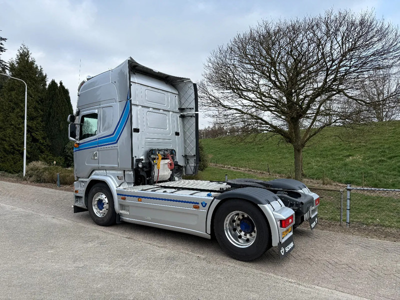 Scania R520 4X2-Retarder-EUR6- 2xTank NL Truck - Nyergesvontató: 3 kép. Scania R520 4X2-Retarder-EUR6- 2xTank NL Truck - Nyergesvontató: 3 kép.
