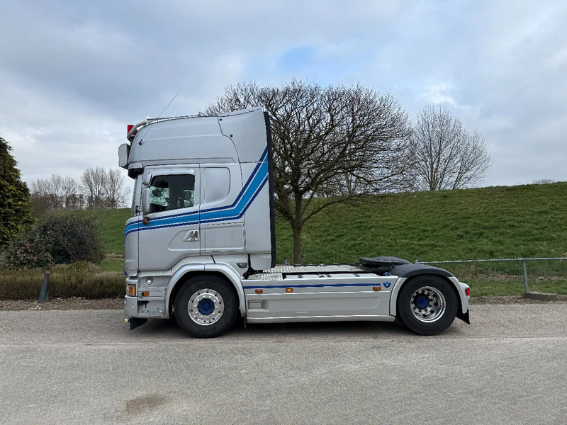 Scania R520 4X2-Retarder-EUR6- 2xTank NL Truck - Nyergesvontató: 2 kép. Scania R520 4X2-Retarder-EUR6- 2xTank NL Truck - Nyergesvontató: 2 kép.