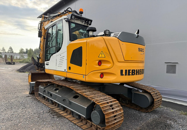 LiebherrR920 Compact + Marttiini - Lánctalpas kotró: 3 kép. LiebherrR920 Compact + Marttiini - Lánctalpas kotró: 3 kép.