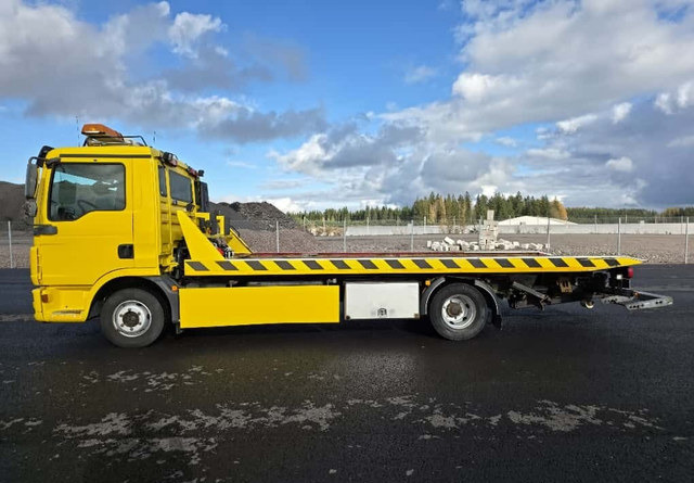 MANTGL 8.180 4x2 Wilhelm Wellmeyer - Vontató: 2 kép. MANTGL 8.180 4x2 Wilhelm Wellmeyer - Vontató: 2 kép.