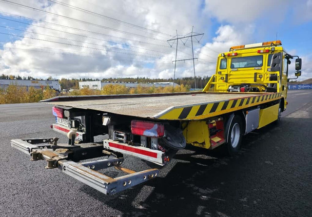 MANTGL 8.180 4x2 Wilhelm Wellmeyer - Vontató: 5 kép. MANTGL 8.180 4x2 Wilhelm Wellmeyer - Vontató: 5 kép.