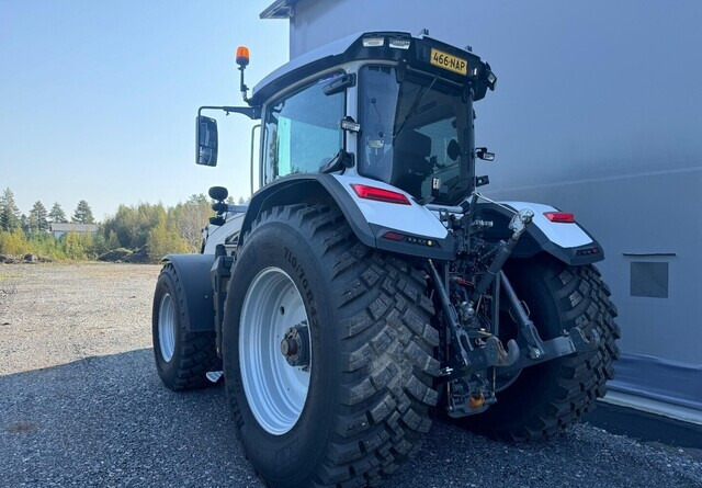 Massey Ferguson 8s.305 Dyna VT - Traktor: 4 kép. Massey Ferguson 8s.305 Dyna VT - Traktor: 4 kép.