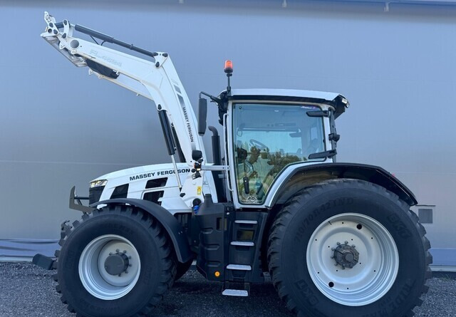 Massey Ferguson 8s.305 Dyna VT - Traktor: 3 kép. Massey Ferguson 8s.305 Dyna VT - Traktor: 3 kép.