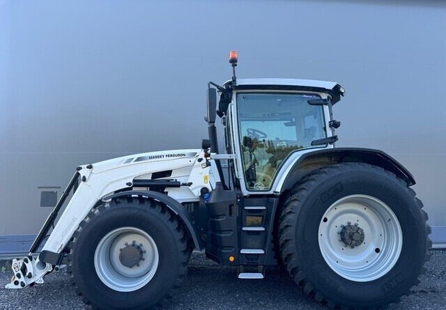 Massey Ferguson8s.305 Dyna VT - Traktor: 2 kép. Massey Ferguson8s.305 Dyna VT - Traktor: 2 kép.