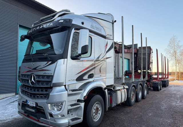 Mercedes-BenzArocs - Rönkszállító teherautó: 1 kép. Mercedes-BenzArocs - Rönkszállító teherautó: 1 kép.