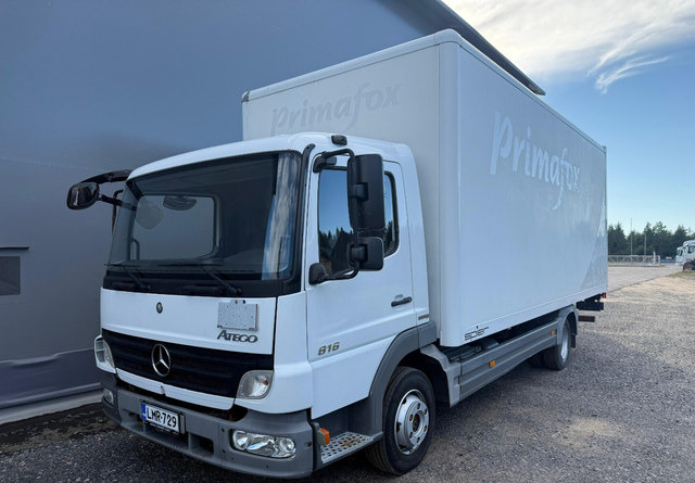 Mercedes-BenzAtego - Dobozos felépítményű teherautó: 1 kép. Mercedes-BenzAtego - Dobozos felépítményű teherautó: 1 kép.