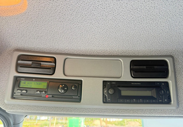 Dobozos felépítményű teherautó Mercedes-BenzAtego kaappi + perälauta: 16 kép. Dobozos felépítményű teherautó Mercedes-BenzAtego kaappi + perälauta: 16 kép.