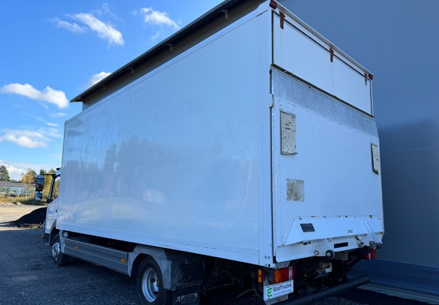 Mercedes-BenzAtego kaappi + perälauta - Dobozos felépítményű teherautó: 3 kép. Mercedes-BenzAtego kaappi + perälauta - Dobozos felépítményű teherautó: 3 kép.