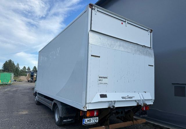 Mercedes-BenzAtego kaappi + perälauta - Dobozos felépítményű teherautó: 3 kép. Mercedes-BenzAtego kaappi + perälauta - Dobozos felépítményű teherautó: 3 kép.