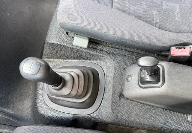 Dobozos felépítményű teherautó Mercedes-BenzAtego kaappi + perälauta: 19 kép. Dobozos felépítményű teherautó Mercedes-BenzAtego kaappi + perälauta: 19 kép.