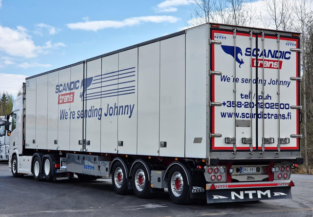 NTMFRC - Félpótkocsi dobozos: 4 kép. NTMFRC - Félpótkocsi dobozos: 4 kép.