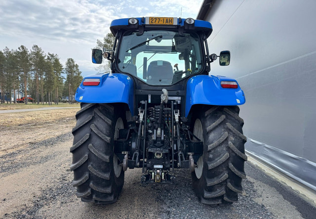 New HollandT7.200 - Traktor: 4 kép. New HollandT7.200 - Traktor: 4 kép.