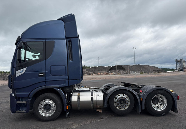 Iveco Stralis 460 LNG / LBG - Nyergesvontató: 2 kép. Iveco Stralis 460 LNG / LBG - Nyergesvontató: 2 kép.