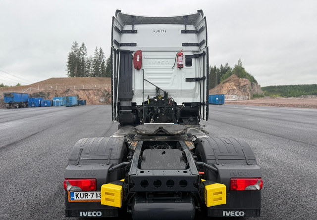IvecoS-Way 460 4x2 LNG / LBG - Nyergesvontató: 4 kép. IvecoS-Way 460 4x2 LNG / LBG - Nyergesvontató: 4 kép.