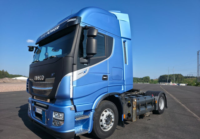 IvecoStralis 460 4x2 CNG / LNG - Nyergesvontató: 1 kép. IvecoStralis 460 4x2 CNG / LNG - Nyergesvontató: 1 kép.